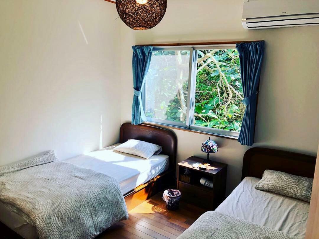 Hotel Life Is A Journey Yomitan Esterno foto