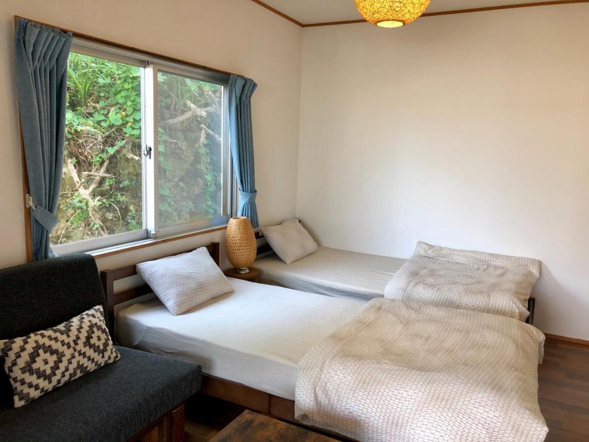 Hotel Life Is A Journey Yomitan Esterno foto